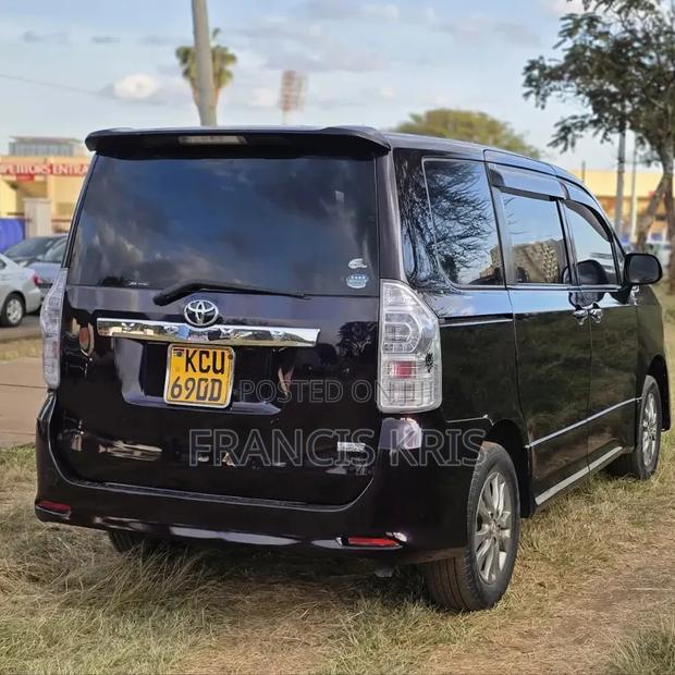 Toyota Voxy 2012 Maroon