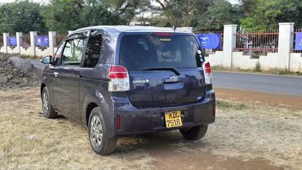 Toyota Spade 2016 Purple