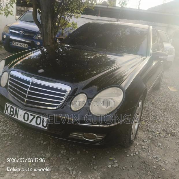 Mercedes-Benz 260E 2008 Black