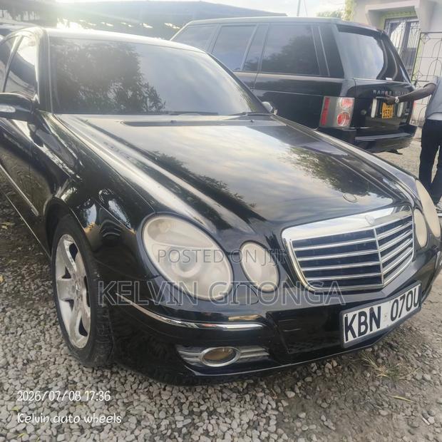 Mercedes-Benz 260E 2008 Black