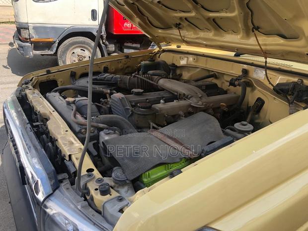 Toyota Land Cruiser 2015 Yellow