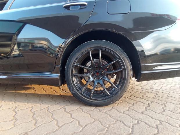 Toyota Crown 2012 Black