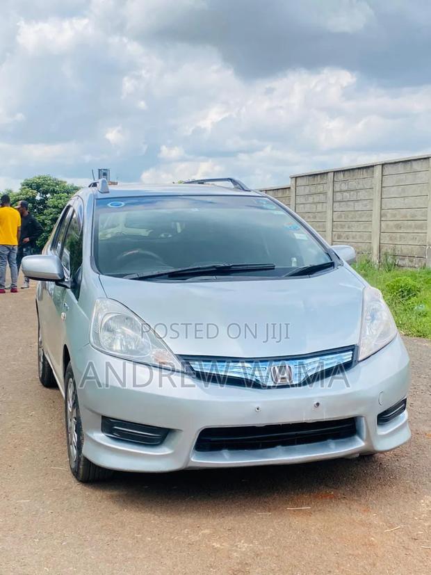 Honda Fit Shuttle 2013 Silver