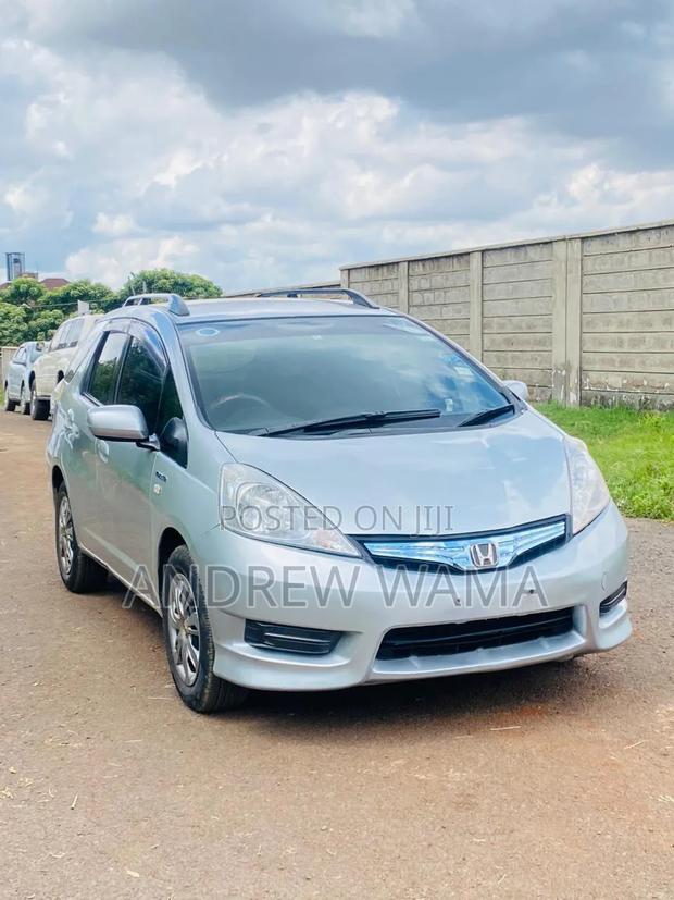 Honda Fit Shuttle 2013 Silver