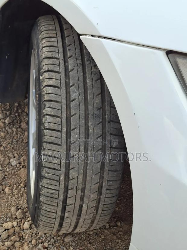 BMW 320i 2007 White