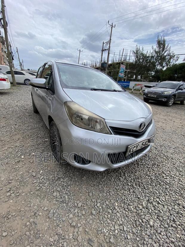 Toyota Vitz 2012 Silver