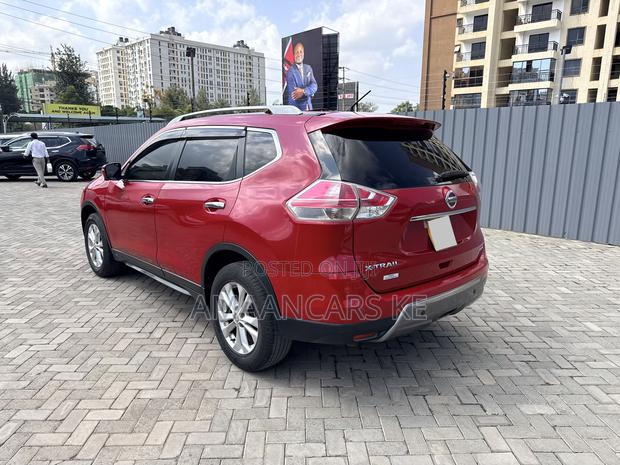Nissan X-Trail 2.0 Petrol AWD 2013 Red