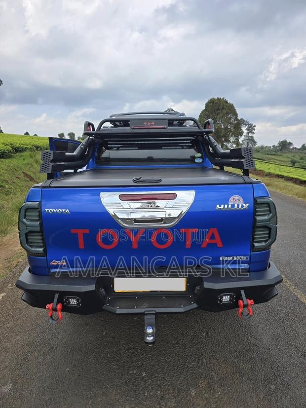 Toyota Hilux 2019 Blue