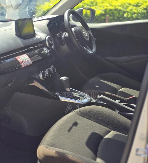 Mazda 2 2020 Silver