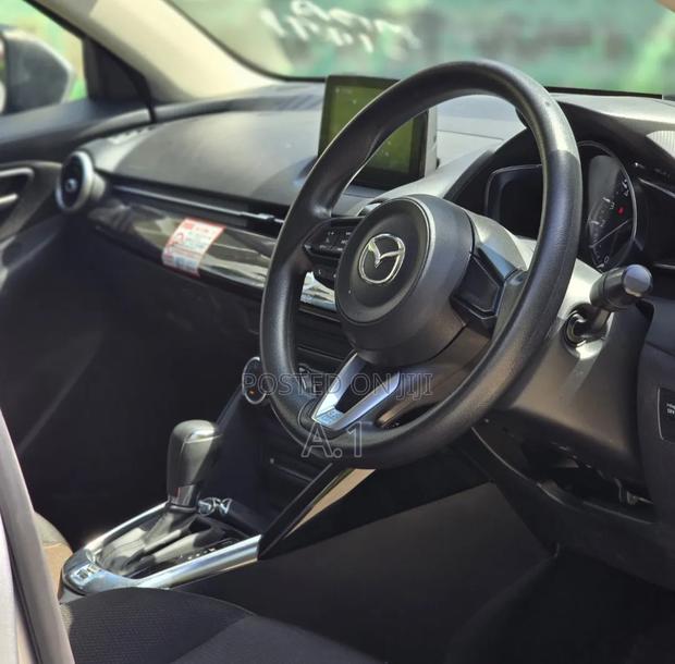 Mazda 2 2020 Silver