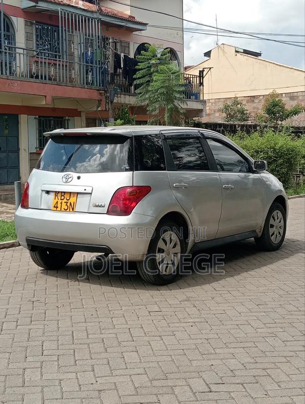 Toyota IST 2001 Silver
