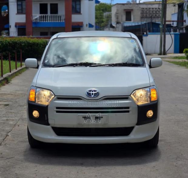 Toyota Probox 2020 Off white