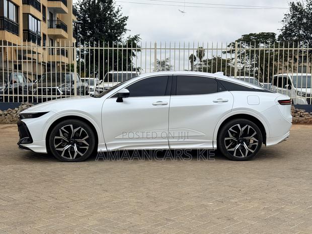 Toyota Crown 2023 White