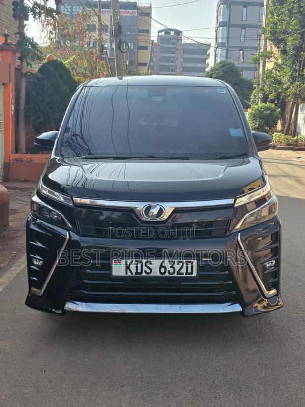 Toyota Voxy 2017 Black