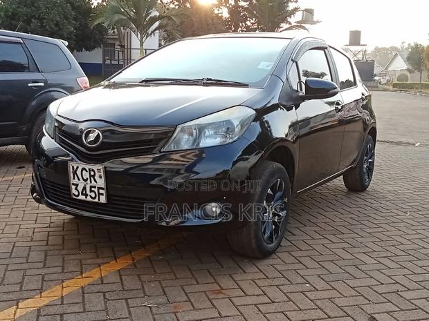 Toyota Vitz 2011 Black