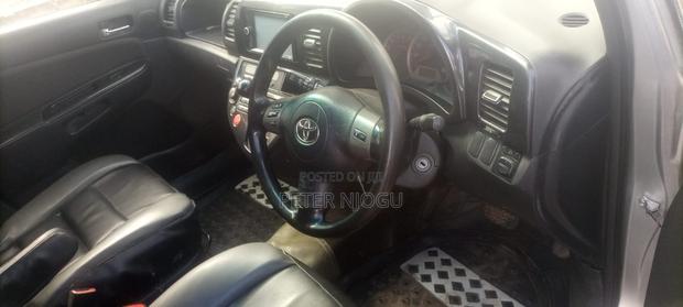 Toyota Wish 2004 Gray