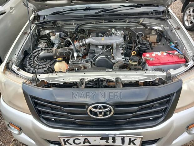 Toyota Hilux 2014 Gray