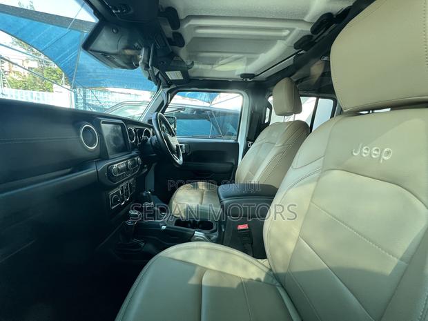 Jeep Wrangler 2019 White