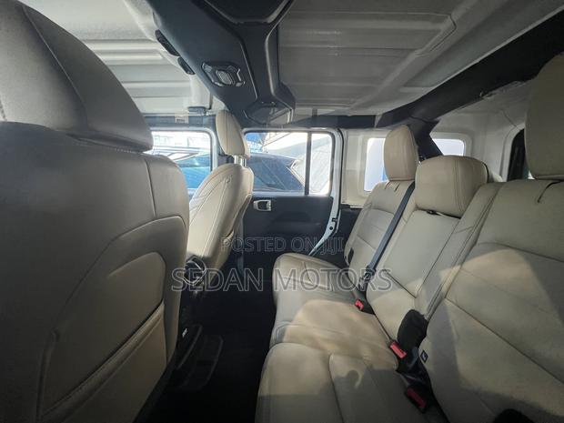 Jeep Wrangler 2019 White