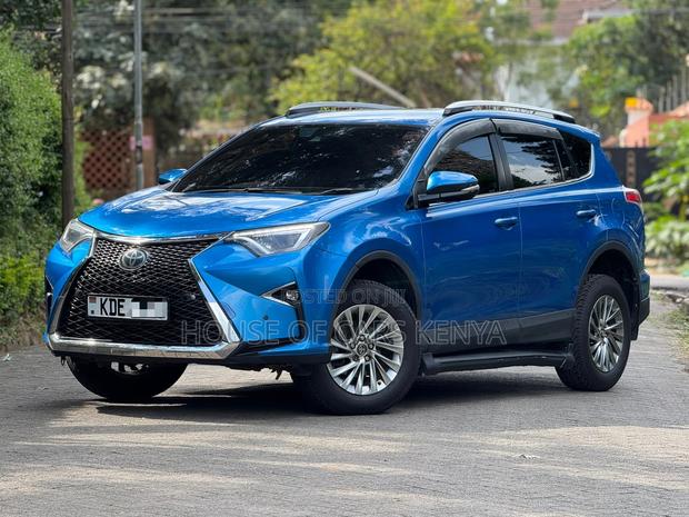 Toyota RAV4 2018 Blue