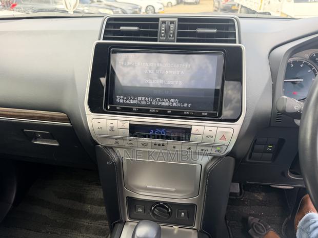 Toyota Land Cruiser Prado 2.8 2020 Pearl