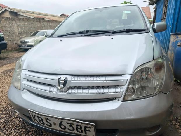 Toyota IST 2006 Silver