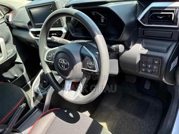Toyota Raize 2019 Silver