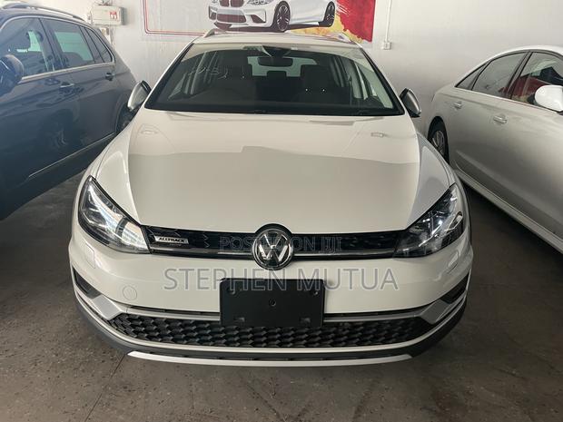 Volkswagen Golf 2019 White