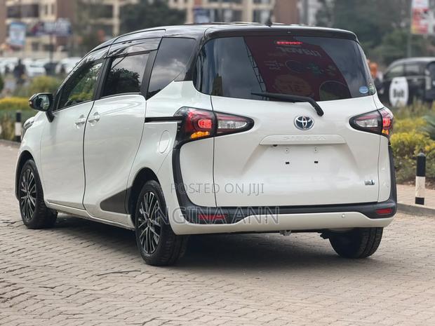 Toyota Sienta 2020 White