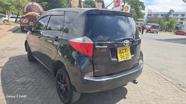 Toyota Ractis 2012 Black