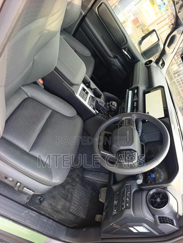 Toyota Land Cruiser Prado 2024