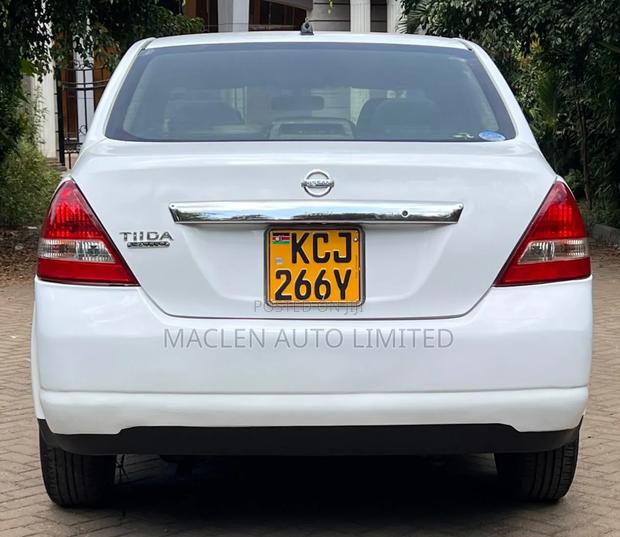 Nissan Tiida 2009 White