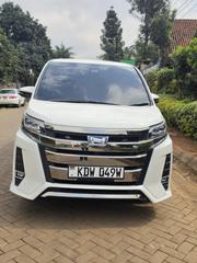 Toyota Noah 2018 White for sale