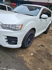 Mitsubishi Outlander 2011 White for sale