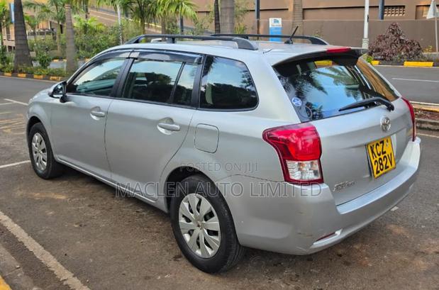 Toyota Corolla Fielder 2015 Silver