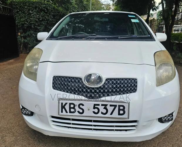Toyota Vitz 2006 White