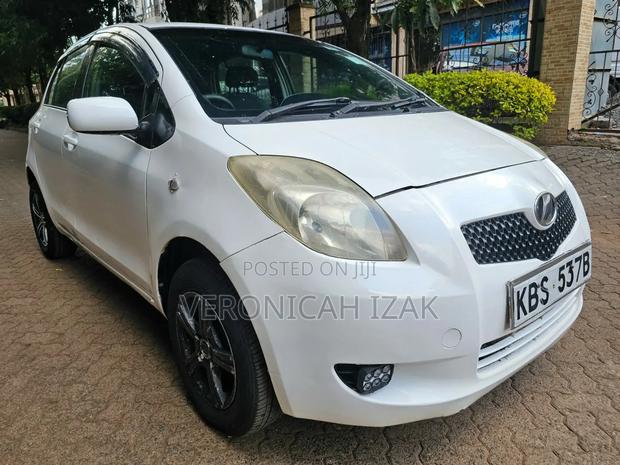 Toyota Vitz 2006 White