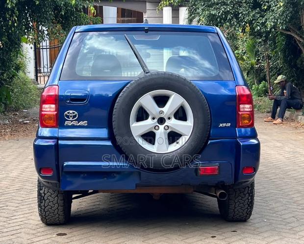 Toyota RAV4 2004 Blue