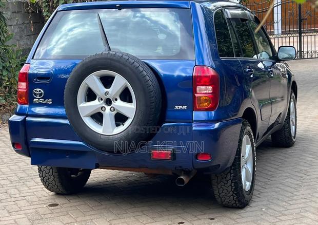 Toyota RAV4 2004 Blue
