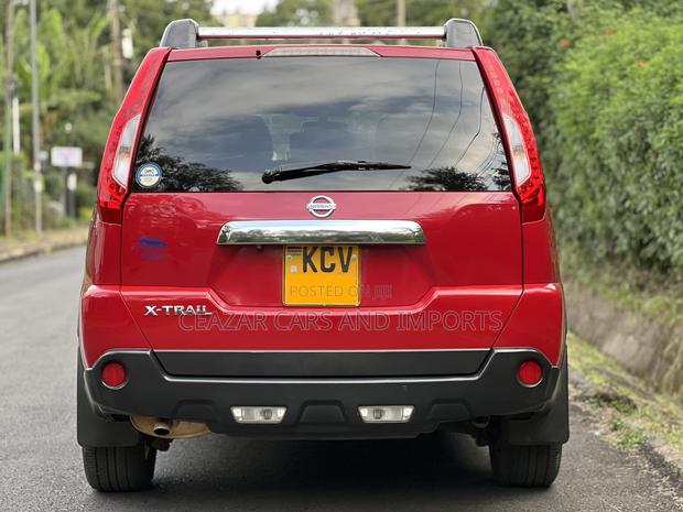 Nissan X-Trail 2.0 Petrol XE 2012 Red