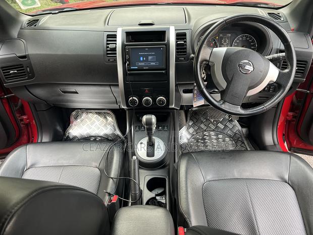 Nissan X-Trail 2.0 Petrol XE 2012 Red