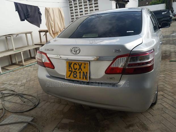 Toyota Premio 2012 Silver