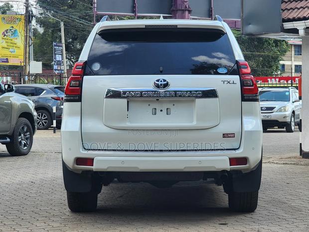 Toyota Land Cruiser Prado 2.7 2019 White