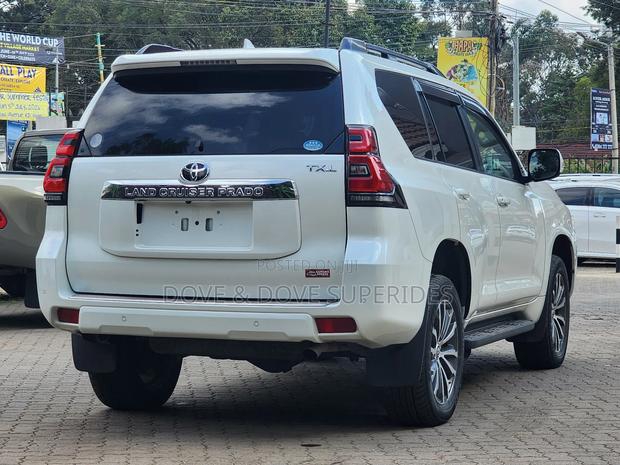 Toyota Land Cruiser Prado 2.7 2019 White
