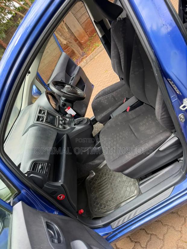 Subaru Trezia 2011 Blue
