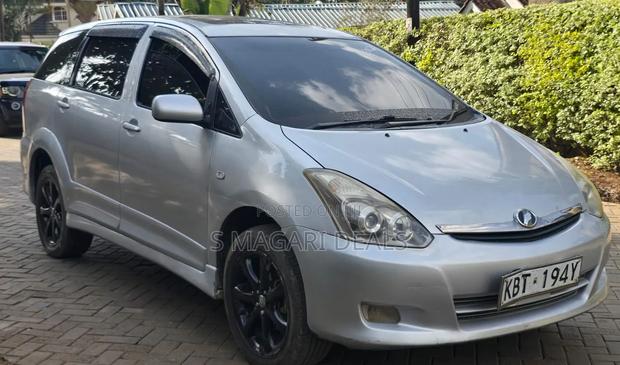 Toyota Wish 2005 Silver