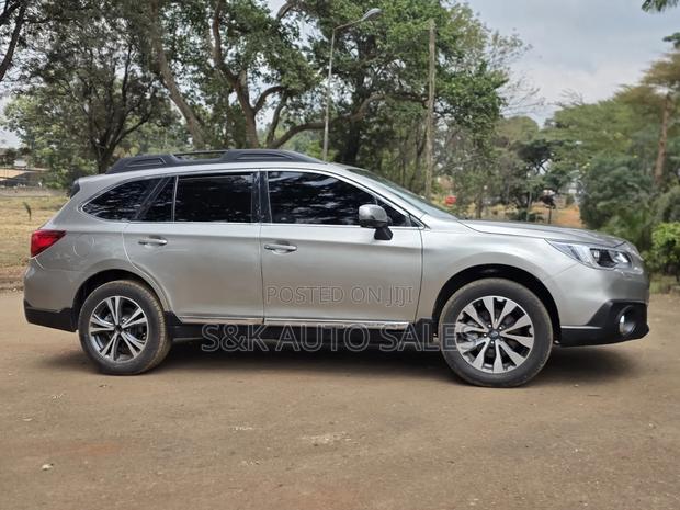 Subaru Outback 2017 Silver