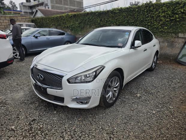 Nissan Fuga 2017 Pearl