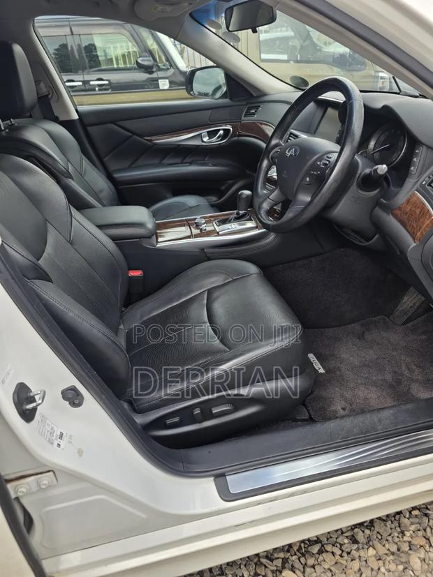 Nissan Fuga 2017 Pearl