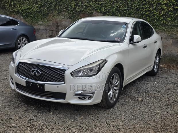 Nissan Fuga 2017 Pearl